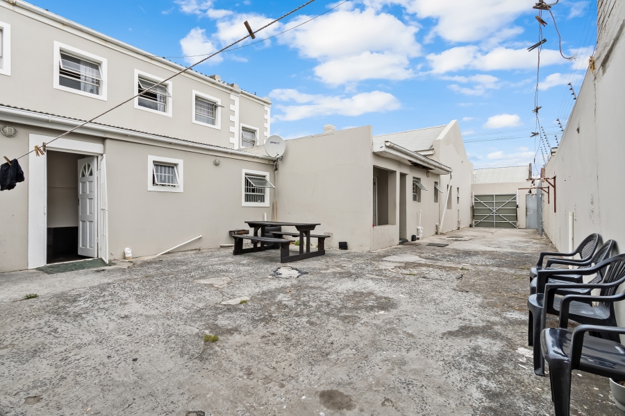 10 Bedroom Property for Sale in Observatory Western Cape